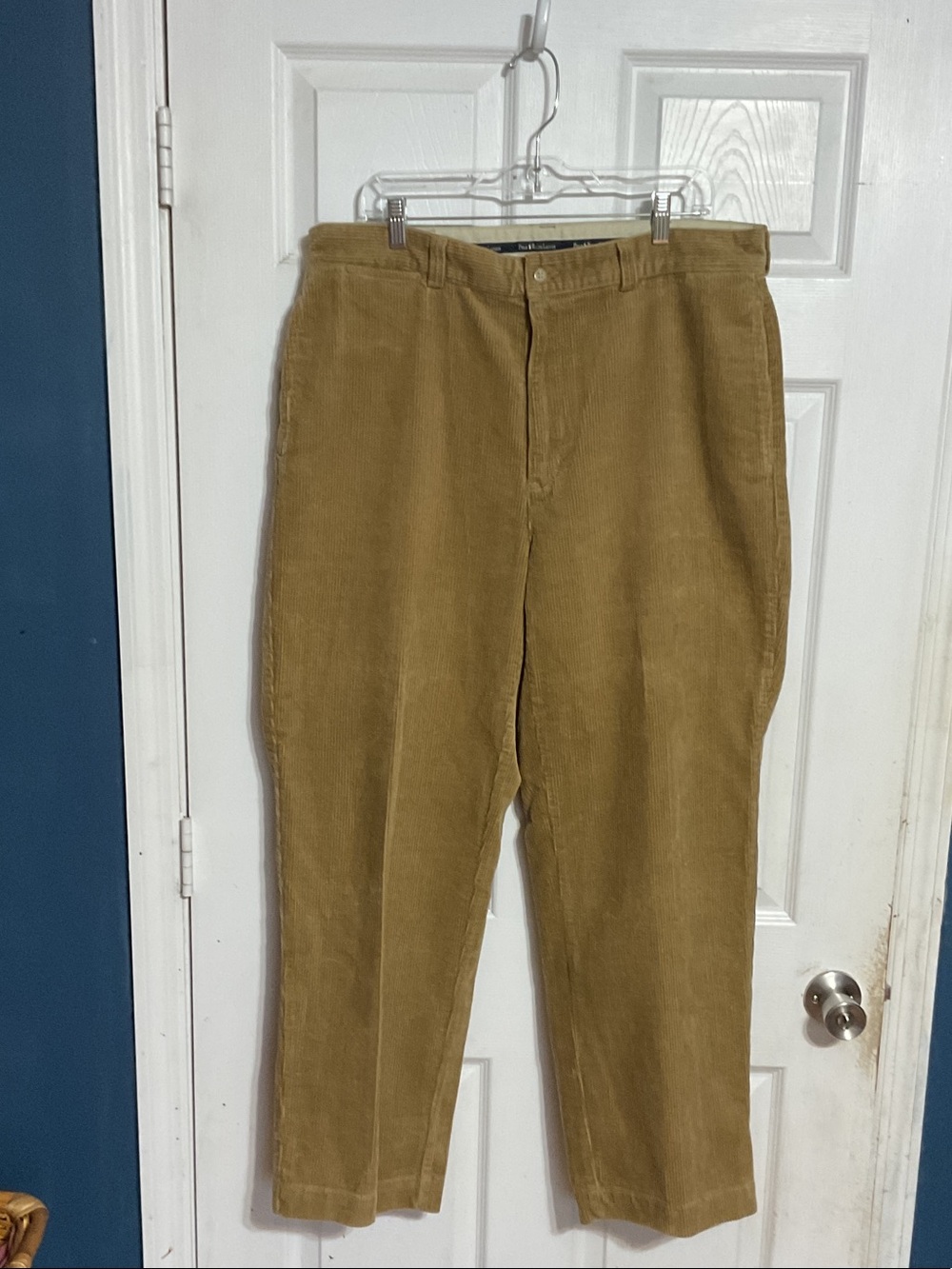 Ralph Lauren Men's wide wale Corduroy Pants in tan size 36X 30